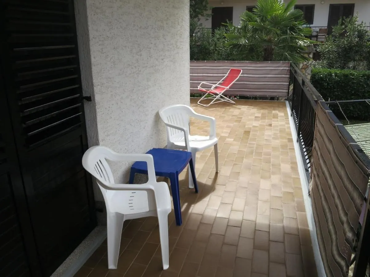 Apartments With A Parking Space Malinska, Krk - 19288 كرواتيا