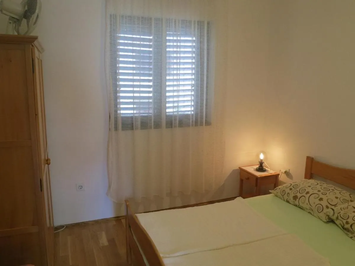 Apartments With A Parking Space Malinska, Krk - 19288 كرواتيا