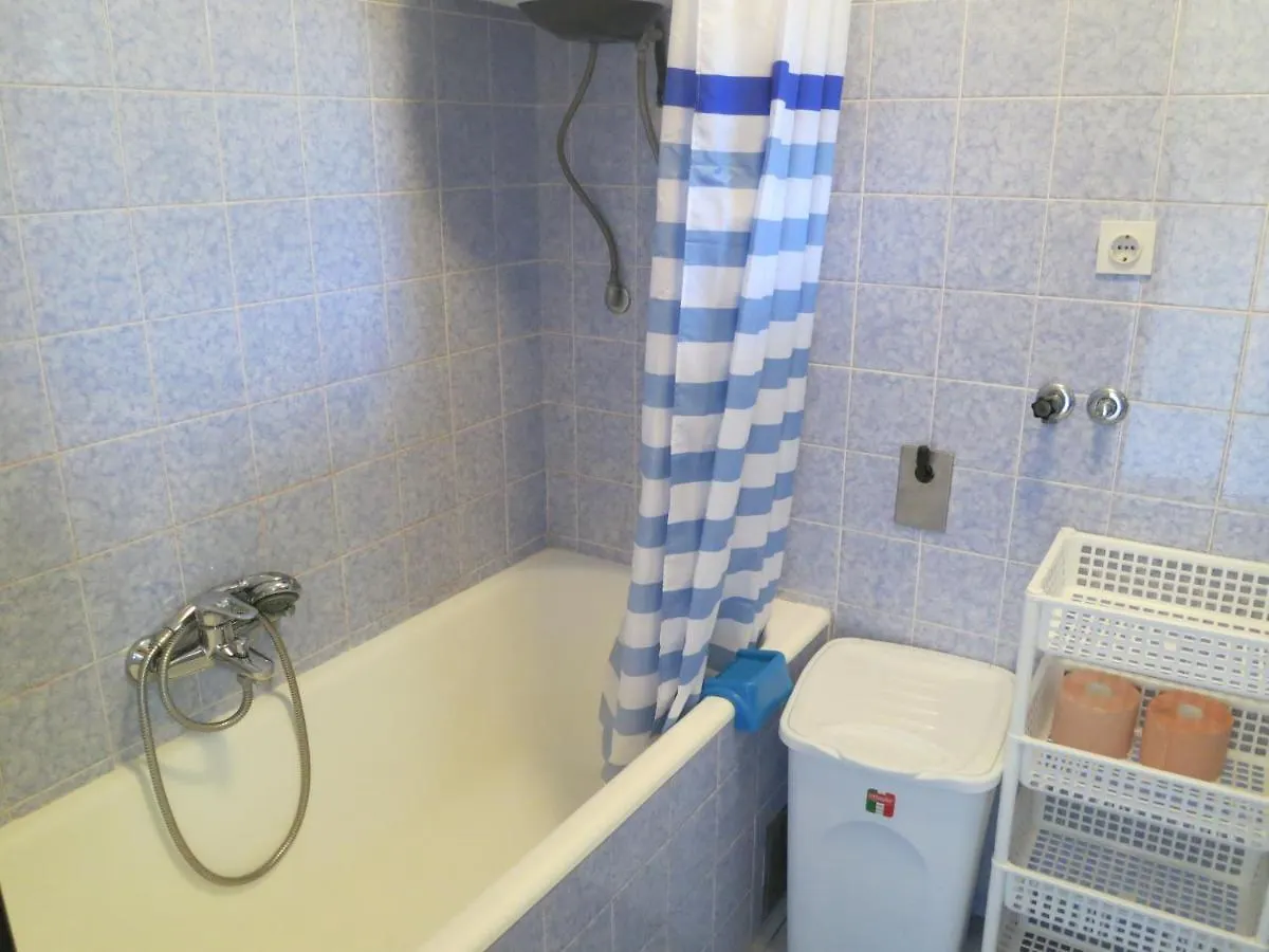 Apartments With A Parking Space Malinska, Krk - 19288 0*, مالينسكا